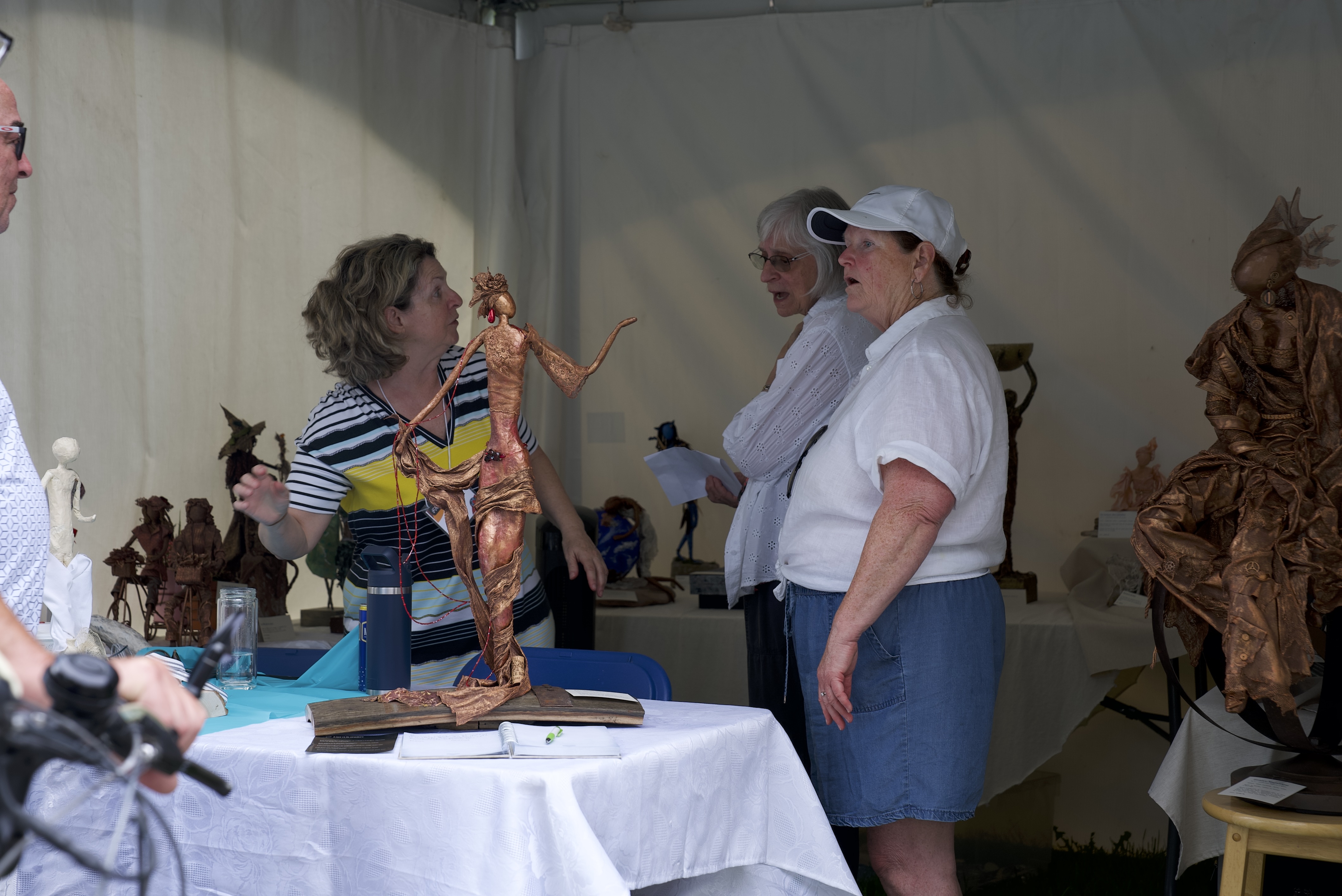 Le kiosque de L'art et la matière au Festival des arts de Valleyfield 2026